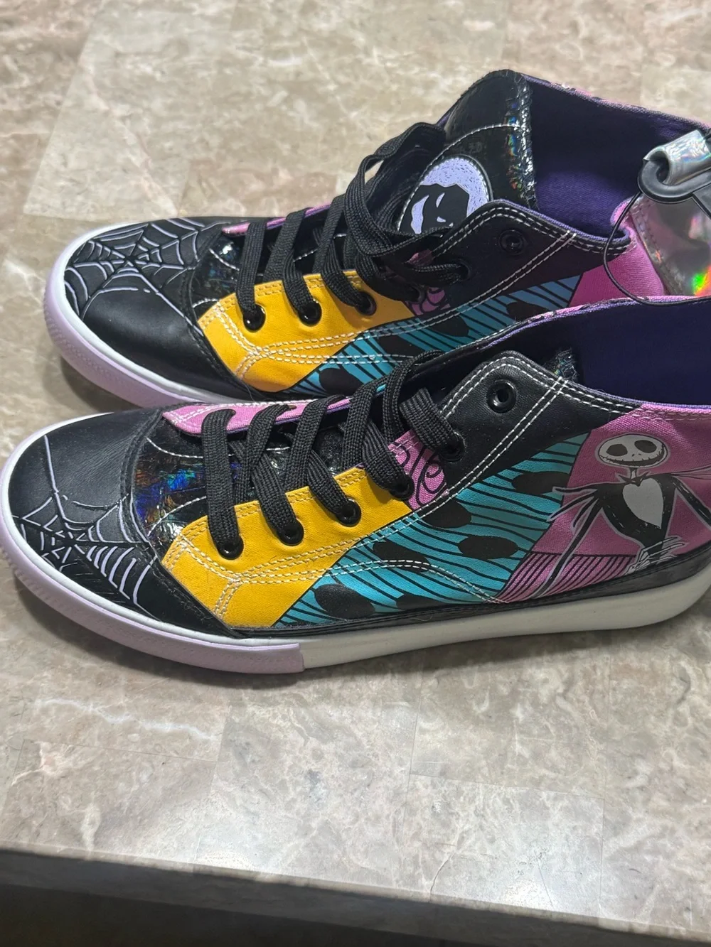 Nightmare Before Christmas Women’s High-Top Sneakers – Size 9
